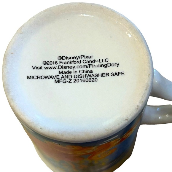 Disney Pixar Finding Dory Mug Cup Coffee Tea 4” Tall 2016 - Picture 3 of 5
